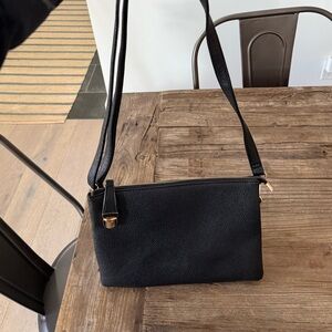 Elegant Black Leather Shoulder Bag